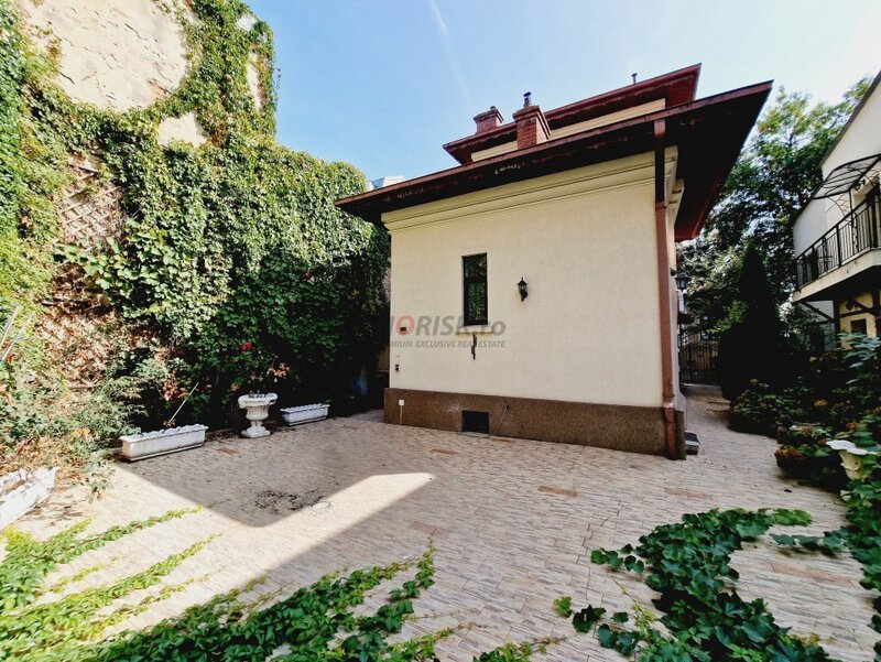 Dogarilor, vila superba stil brancovenesc,